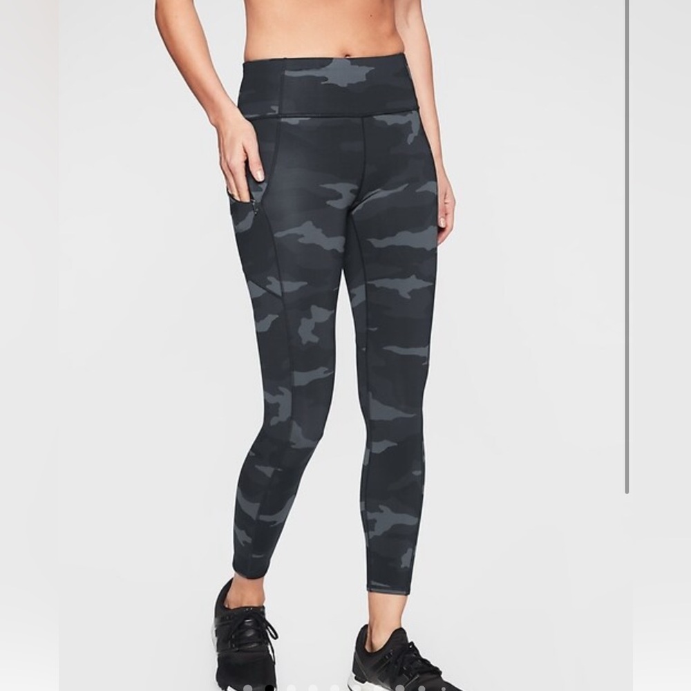 Athleta Camo Contender 7/8 Leggings